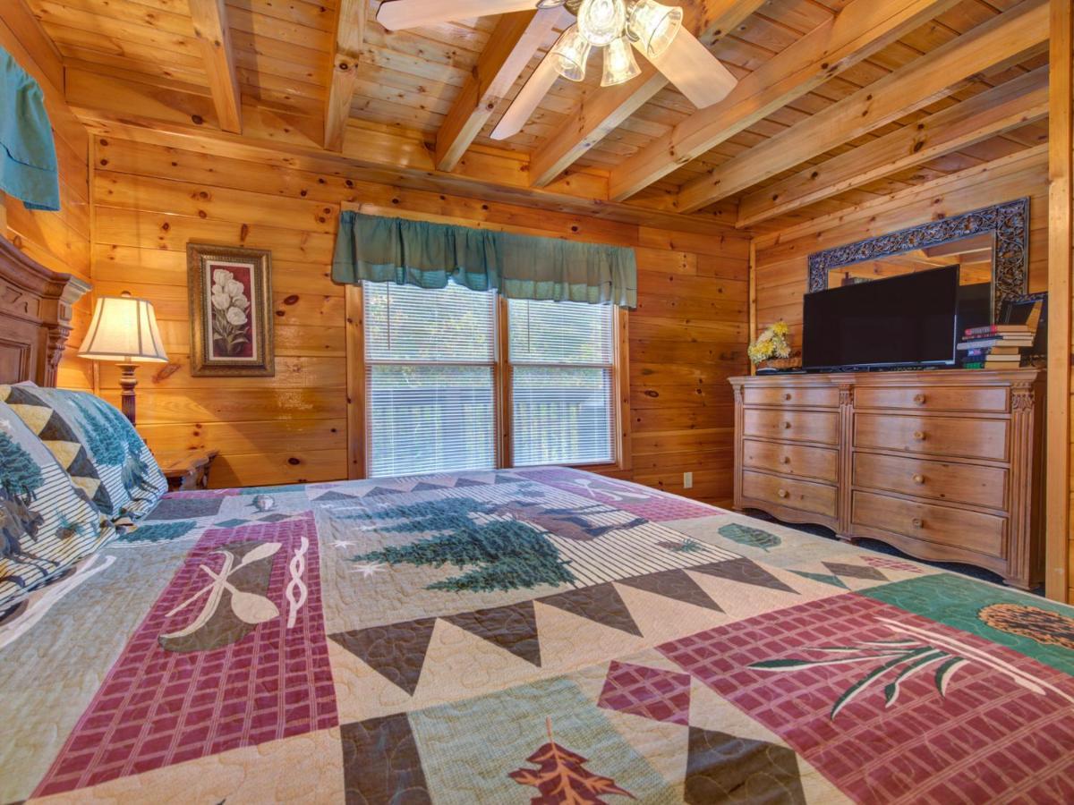 Mountain Flower, 4 Bedrooms, Hot Tub, Pool, Sleeps 12 Pigeon Forge Buitenkant foto