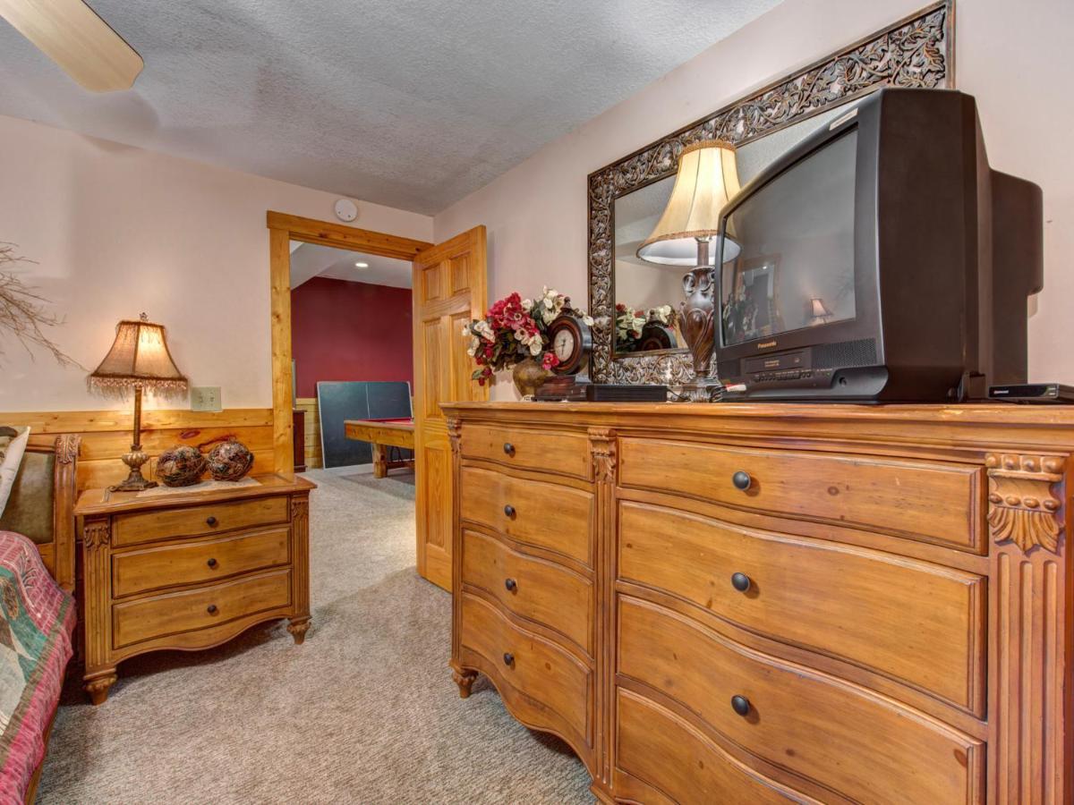 Mountain Flower, 4 Bedrooms, Hot Tub, Pool, Sleeps 12 Pigeon Forge Buitenkant foto