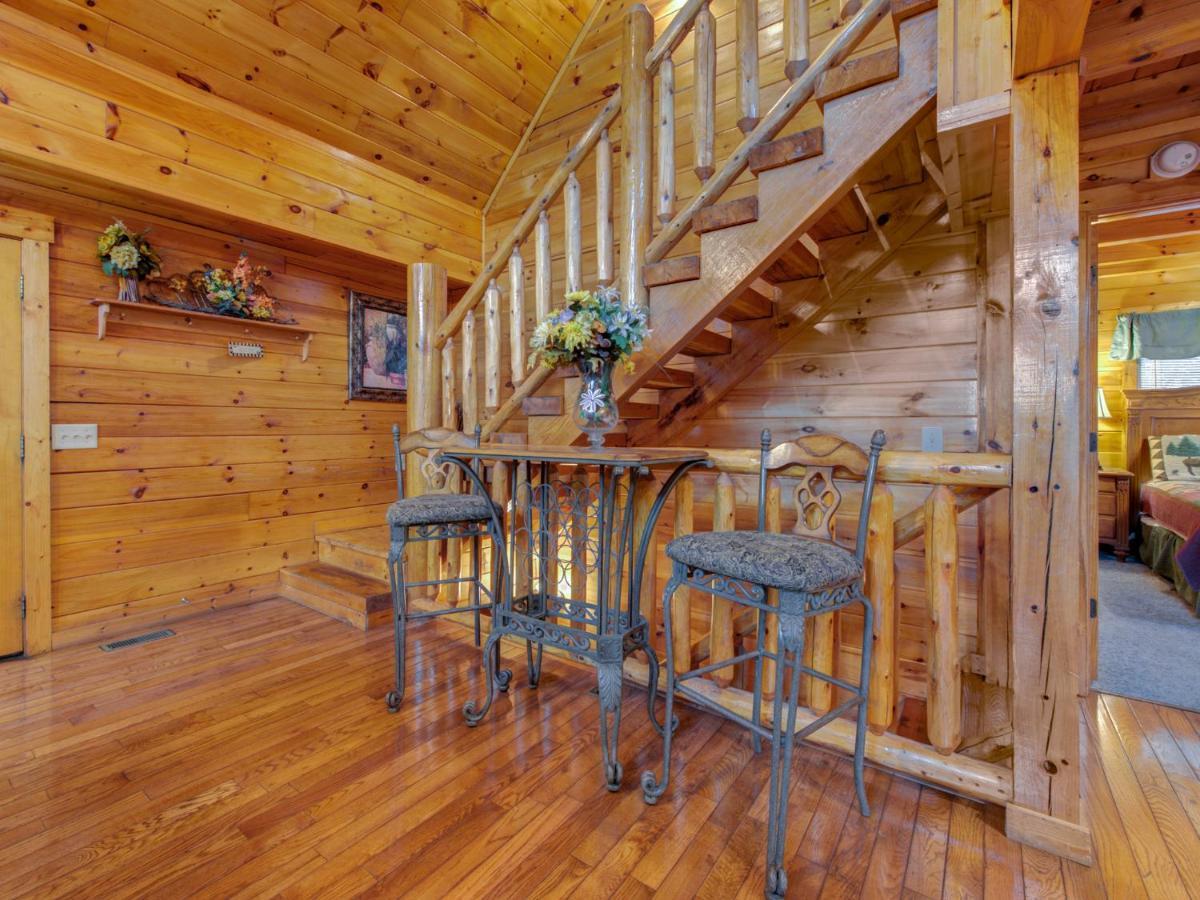 Mountain Flower, 4 Bedrooms, Hot Tub, Pool, Sleeps 12 Pigeon Forge Buitenkant foto