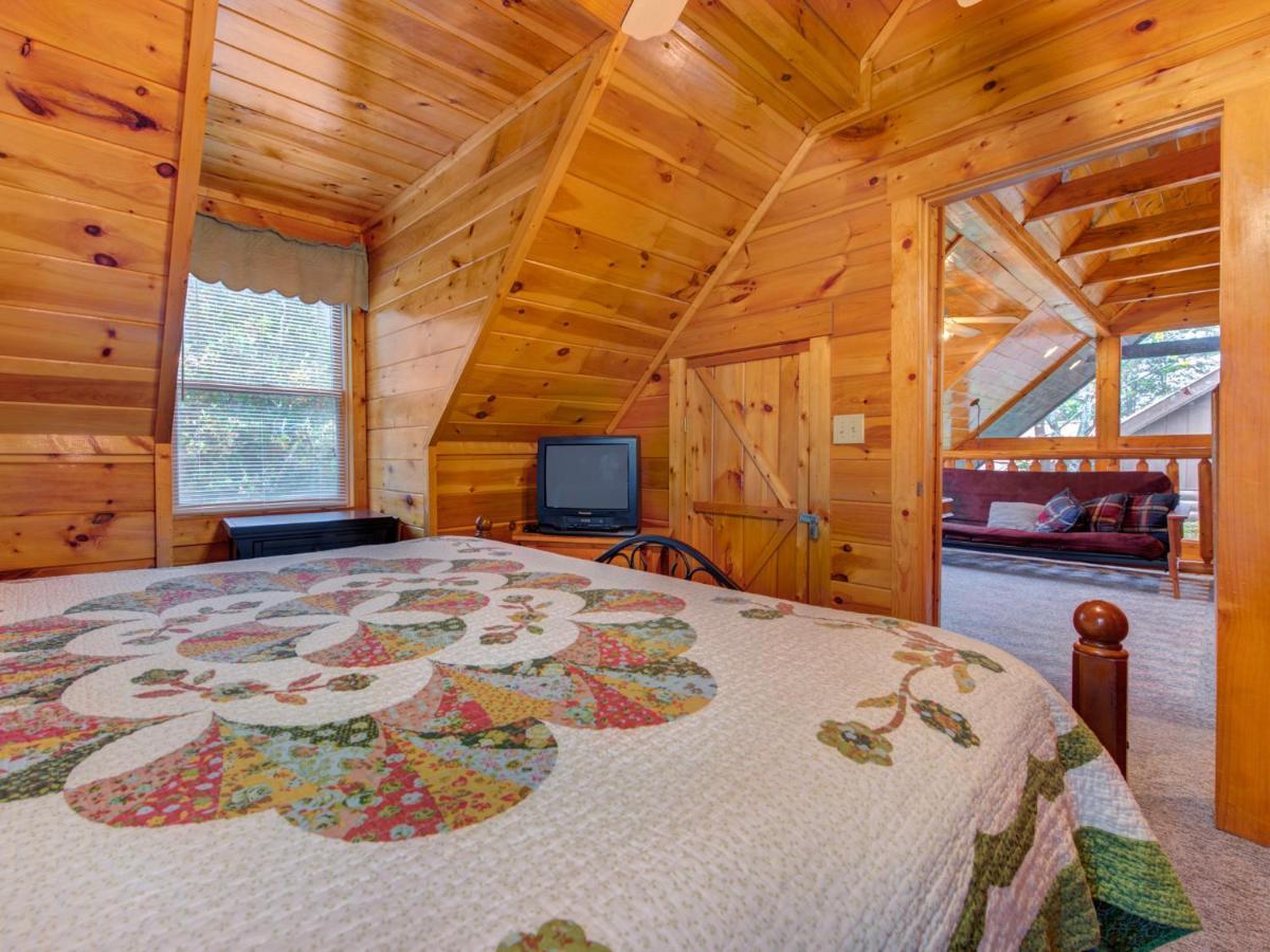 Mountain Flower, 4 Bedrooms, Hot Tub, Pool, Sleeps 12 Pigeon Forge Buitenkant foto