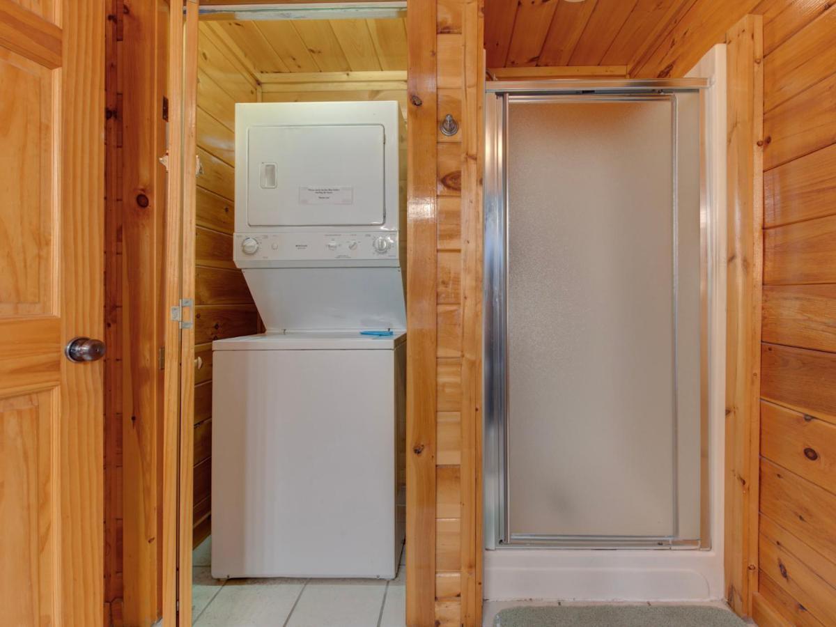 Mountain Flower, 4 Bedrooms, Hot Tub, Pool, Sleeps 12 Pigeon Forge Buitenkant foto