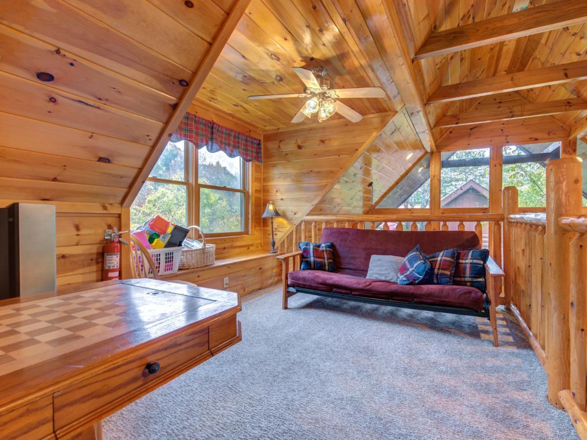 Mountain Flower, 4 Bedrooms, Hot Tub, Pool, Sleeps 12 Pigeon Forge Buitenkant foto