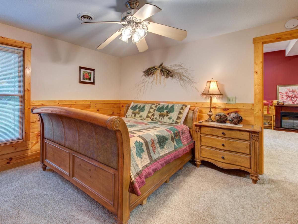Mountain Flower, 4 Bedrooms, Hot Tub, Pool, Sleeps 12 Pigeon Forge Buitenkant foto