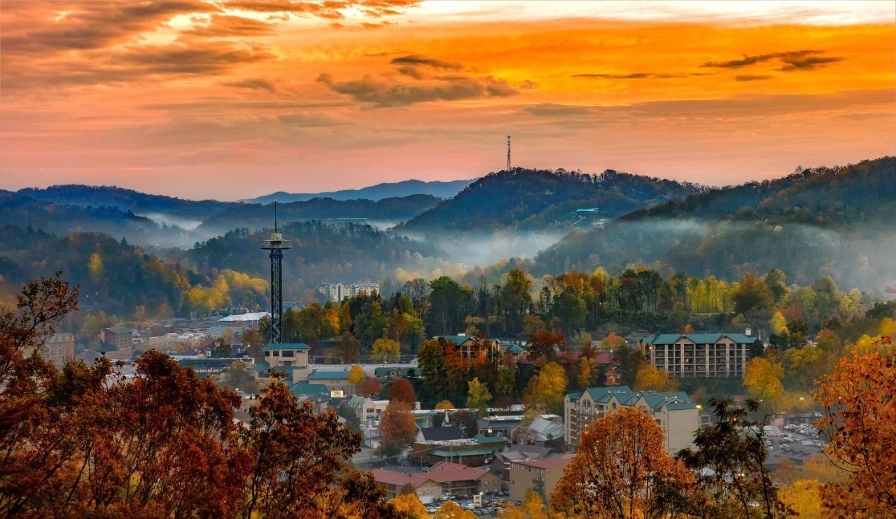 Mountain Flower, 4 Bedrooms, Hot Tub, Pool, Sleeps 12 Pigeon Forge Buitenkant foto